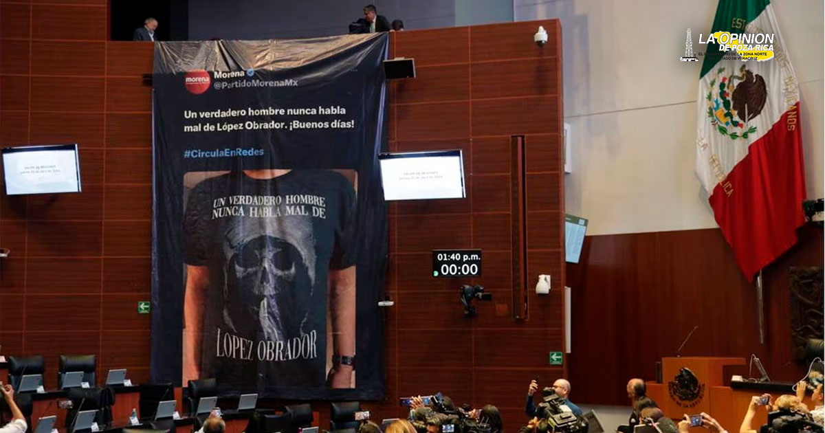 Colocan manta con la playera de la muerte de Morena en el Senado