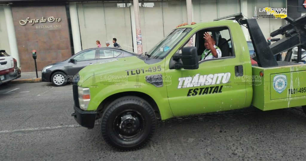Ignoran señalamientos de Tránsito del Estado en el ISSSTE
