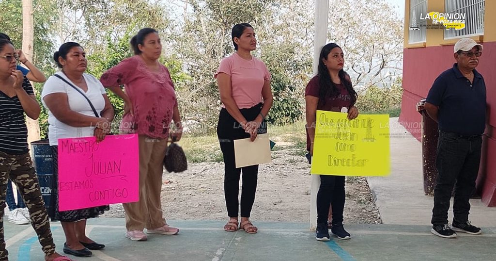 Amenazan con tomar una primaria; les quieren cambiar al director