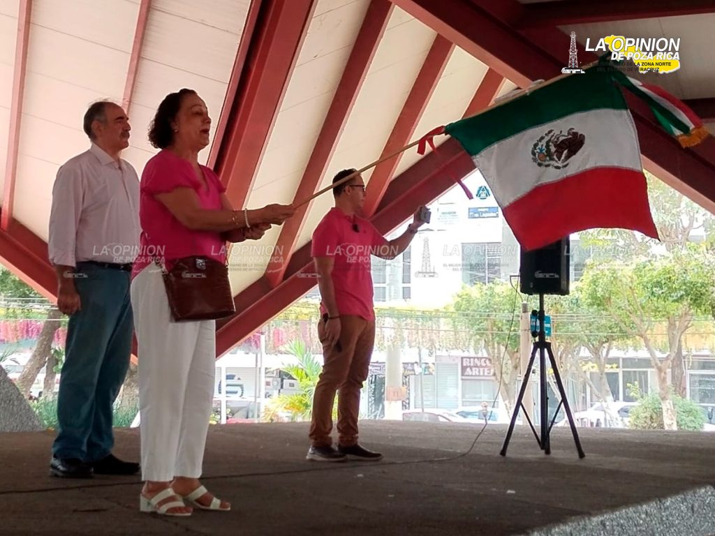 Se concentran en defensa de la democracia de México