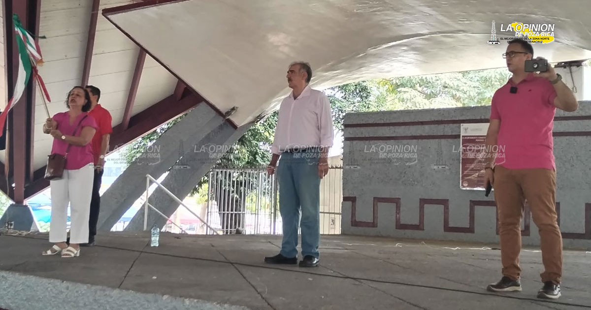 Se concentran en defensa de la democracia de México