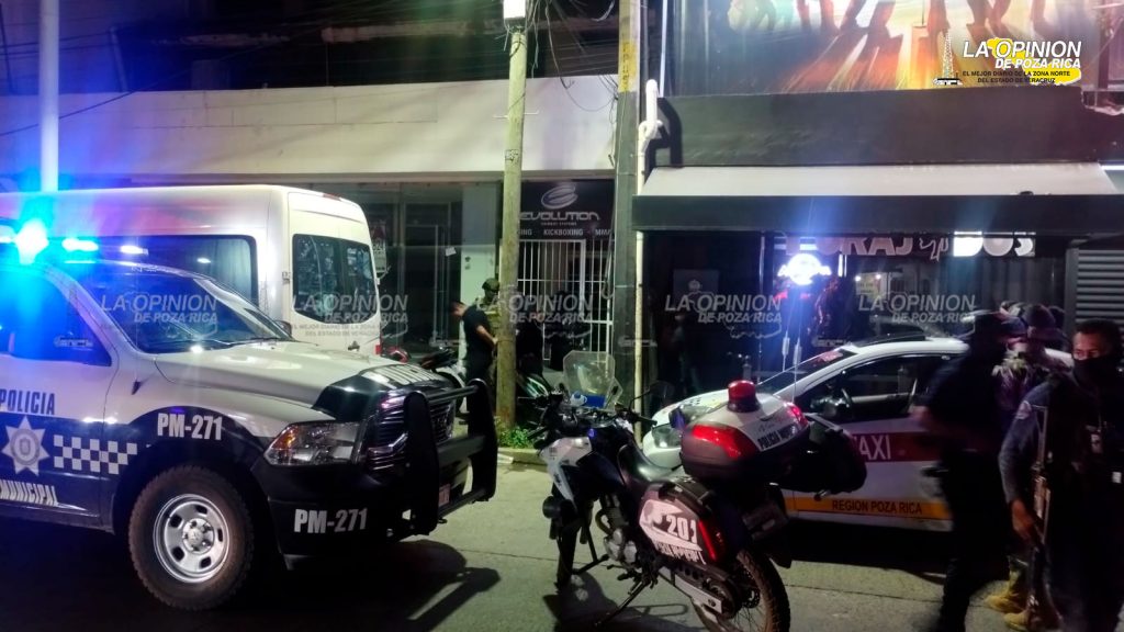 Operativo policiaco en discoteca Forajidos termina con ocho detenidos