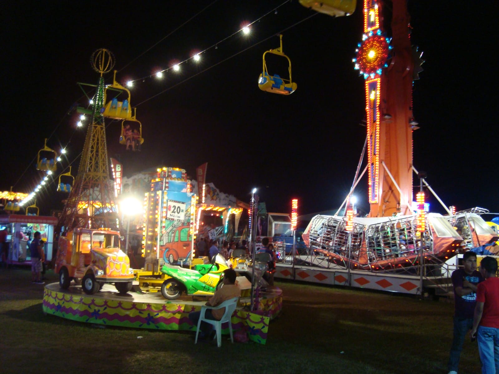 Preparan la feria en Cerro Azul