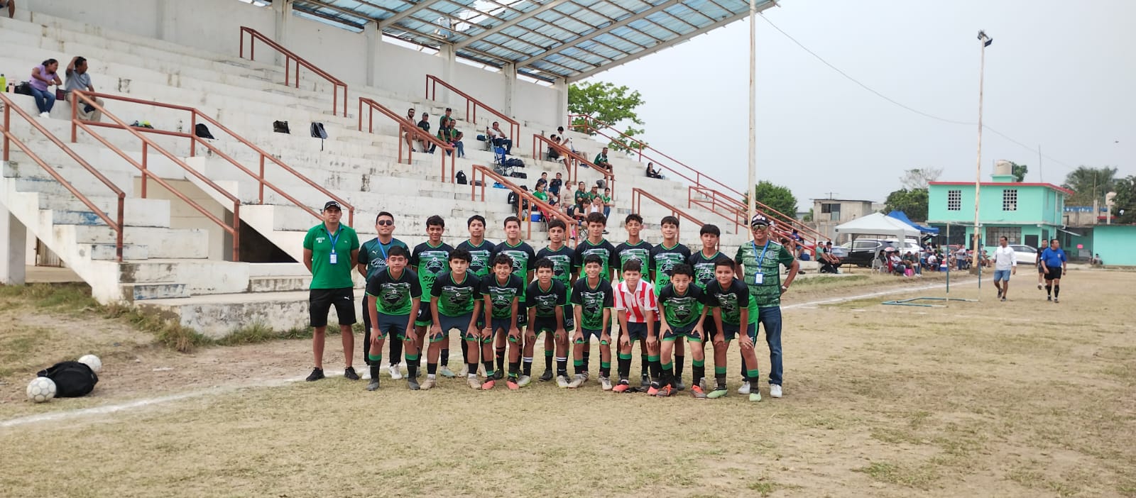 Elenco de "Baby Super Star" campeón en Torneo Juvenil "A"
