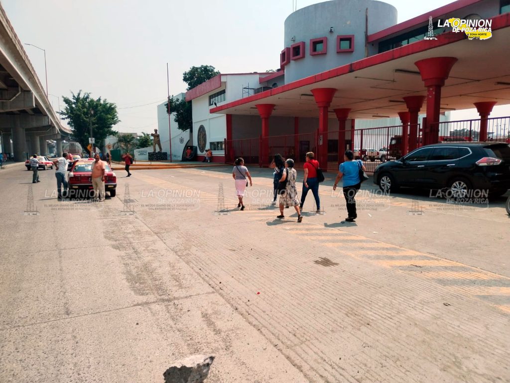 Campesinos de La Laja, Coatzintla bloquean el bulevar González Ortega