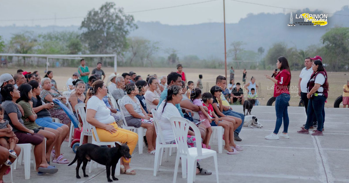 Adanely lleva propuestas a cada rincón del Distrito