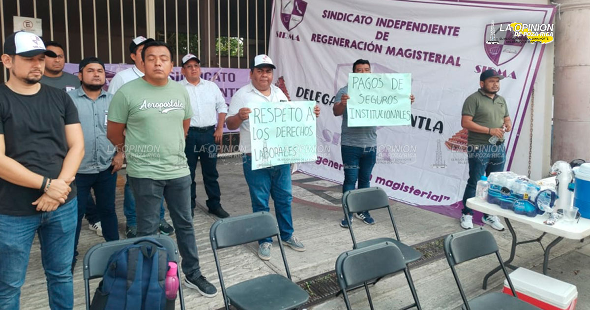 Toman maestros la delegación regional de la SEV Poza Rica