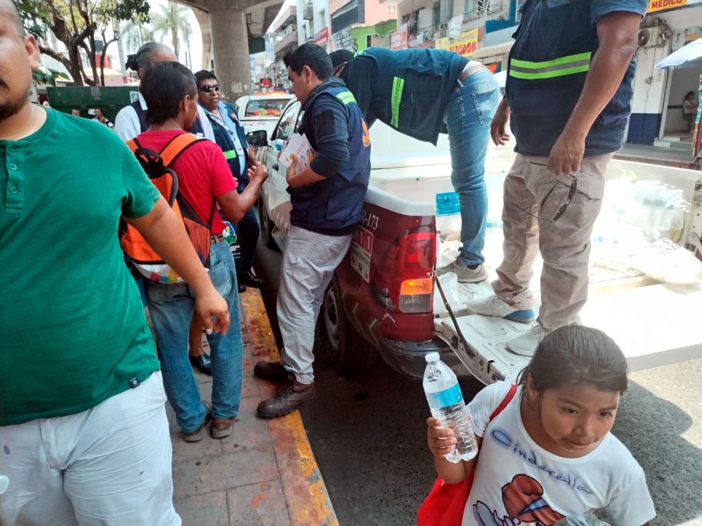Instalan puntos de hidratación en el primer cuadro de la ciudad