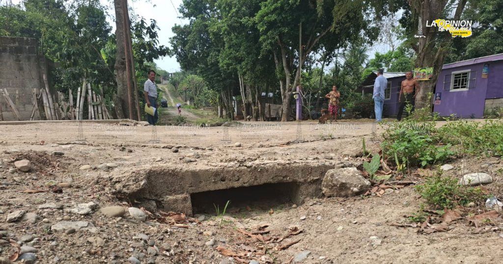 Exigen rehabilitar calles intransitables
