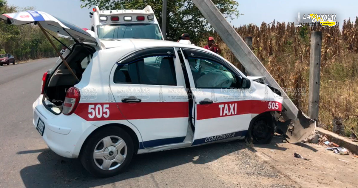 ¡Se le atravesó el poste!