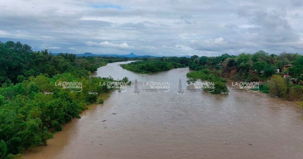 Prodigio: resurge caudaloso el río