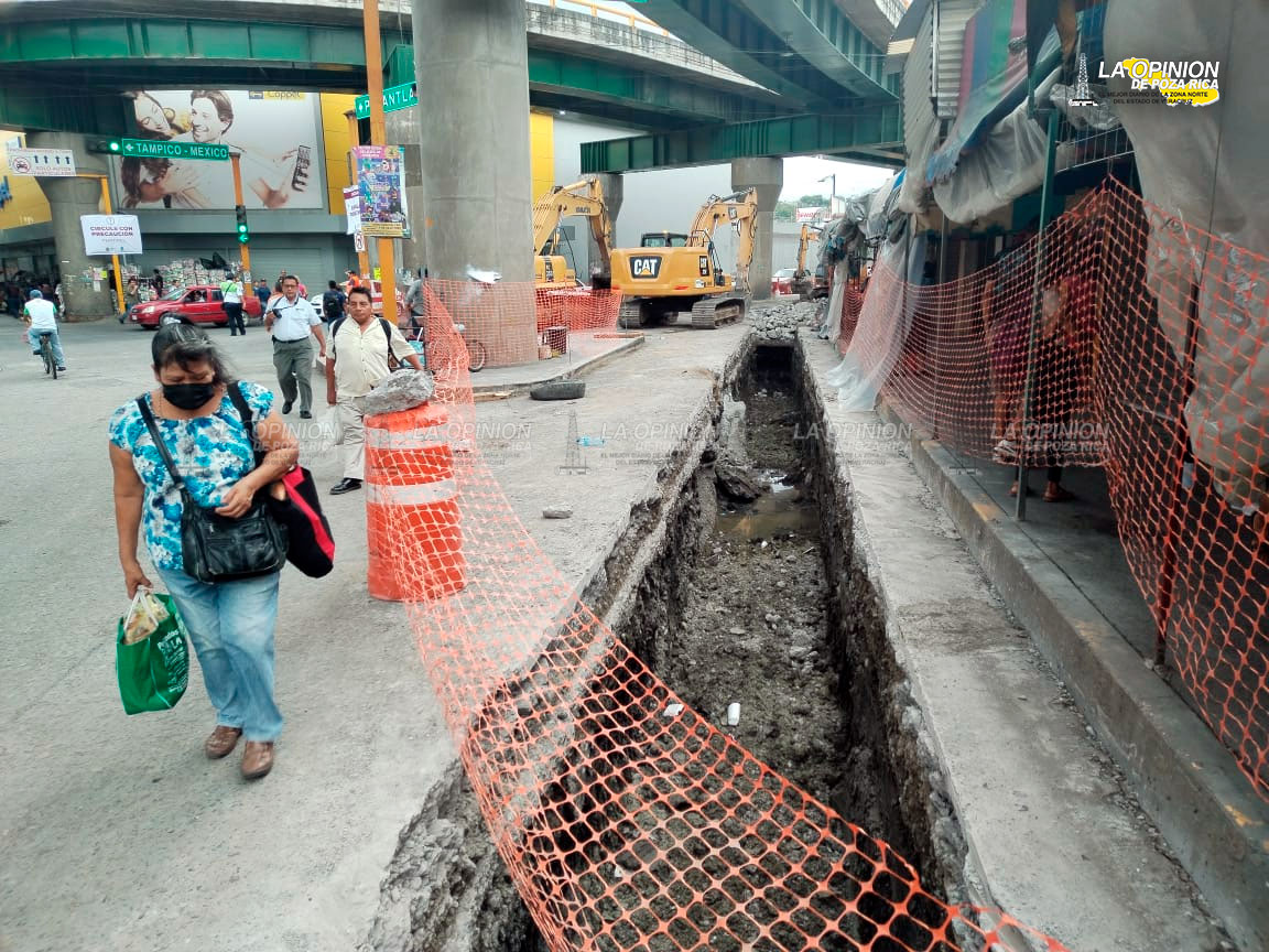 Cierran tramo del bulevar Lázaro Cárdenas por la obra de CAEV
