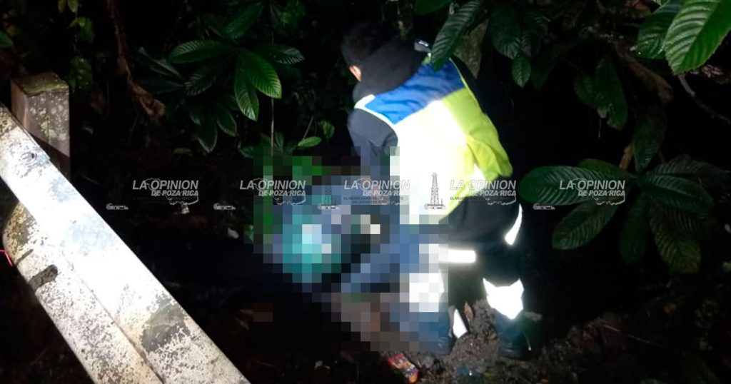 Comerciante en motocicleta embestido por camioneta en Chocamán