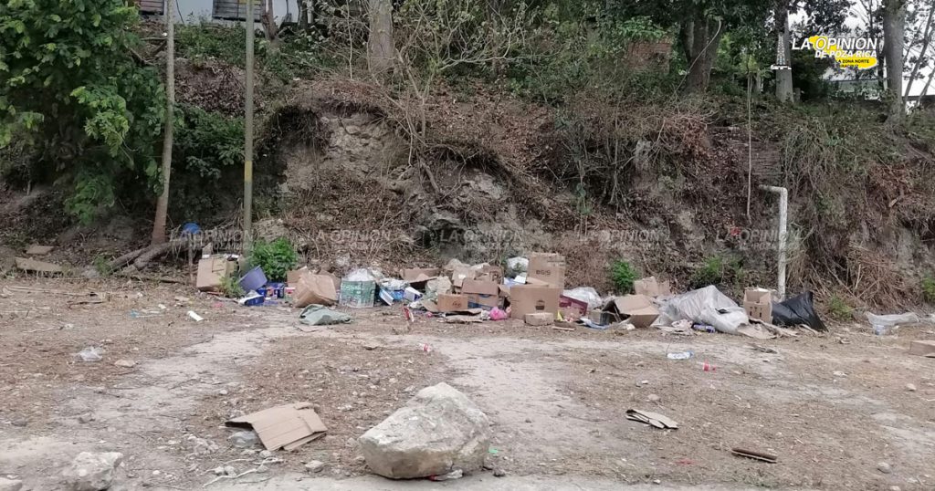 Luego de la feria, dejaron todo un basurero