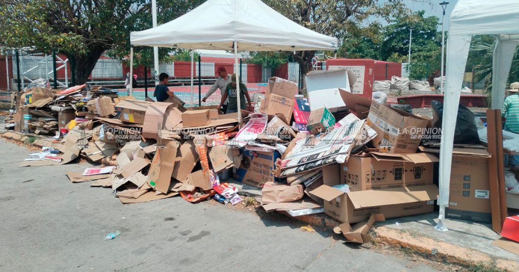 Reciclan materiales en beneficio de mascotas en situación de calle