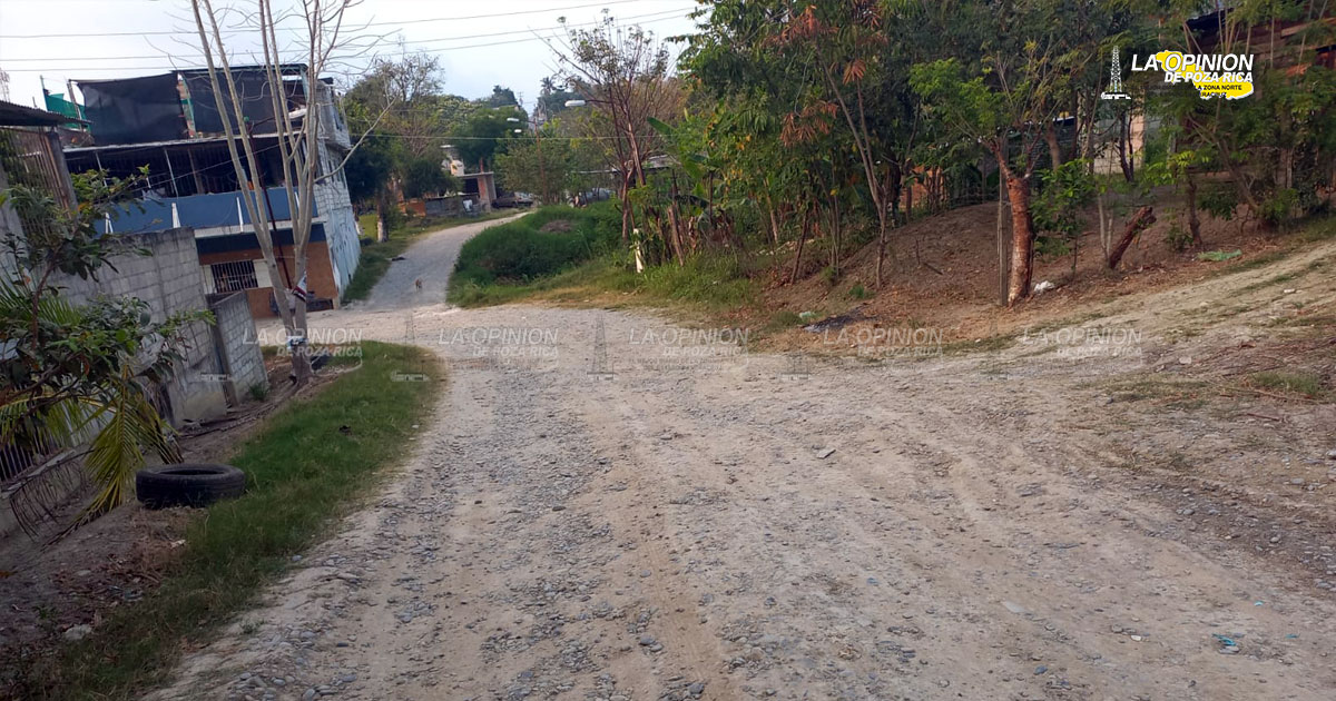 En el abandono total, 300 familias de la Astral