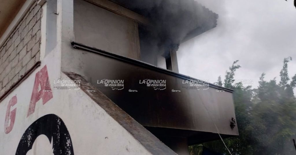 Desconocido provoca fuego en bodega de ex instalaciones de ATPC