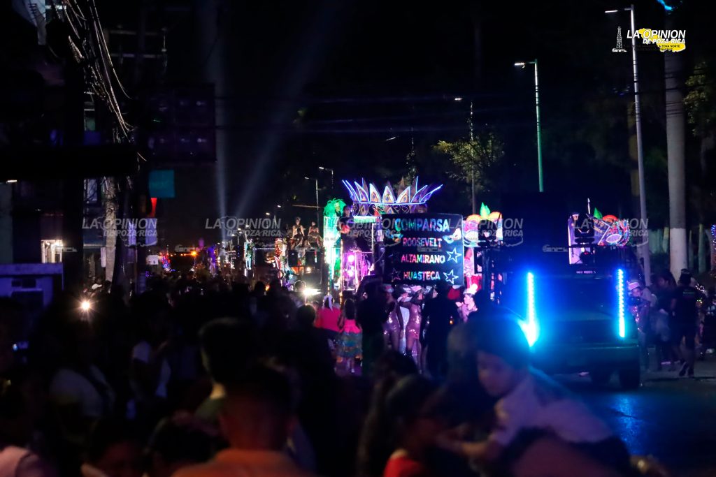 Alegría en el Carnaval Turístico