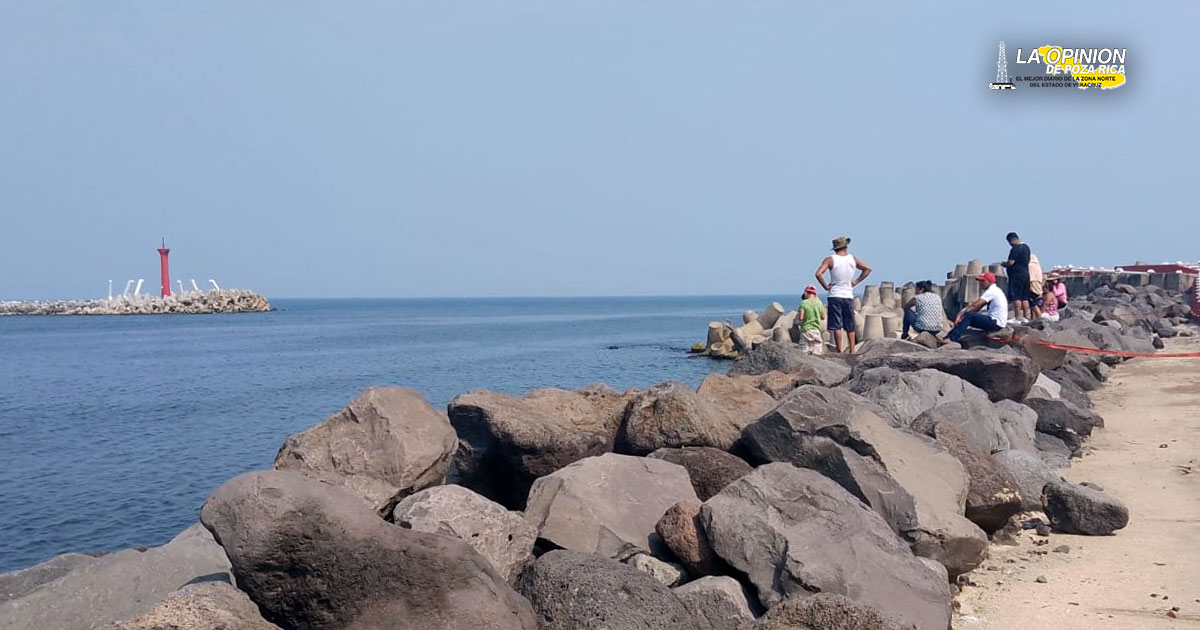 Flota cadáver en el río Coatzacoalcos
