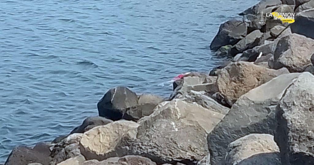 Flota cadáver en el río Coatzacoalcos