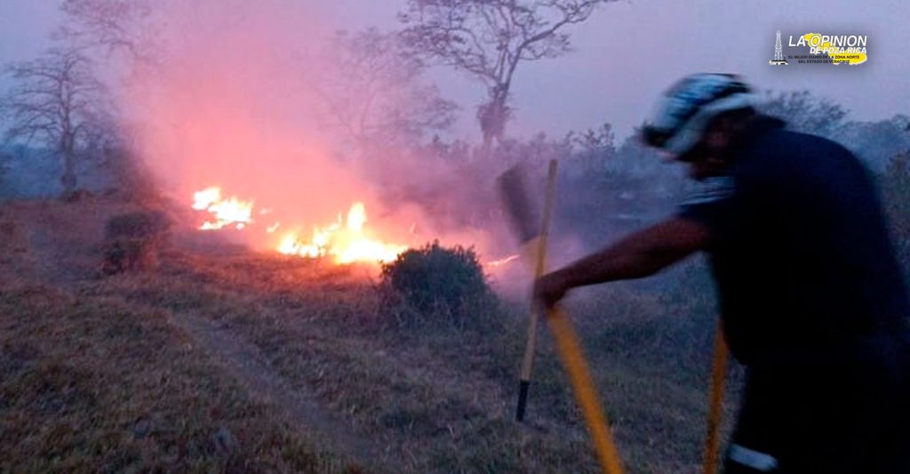 Se queman tres hectáreas en un rancho ganadero