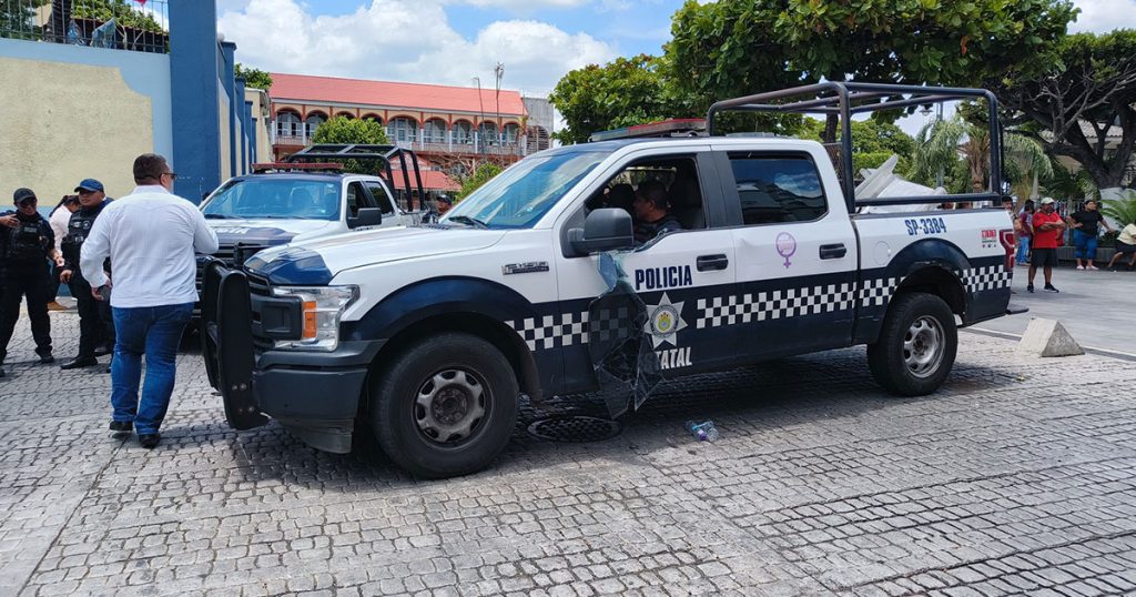 Policías asesinan a comerciante en protesta