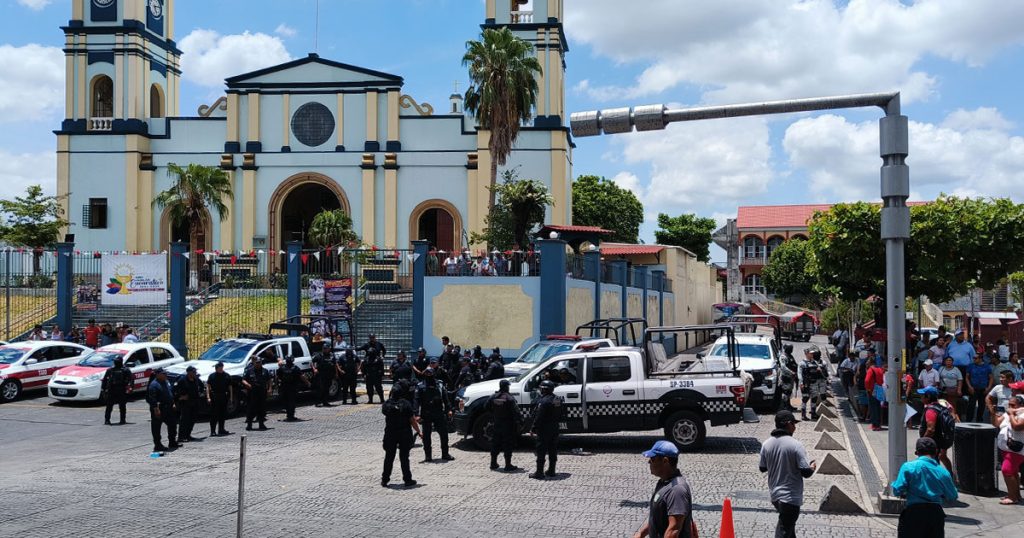 Policías asesinan a comerciante en protesta