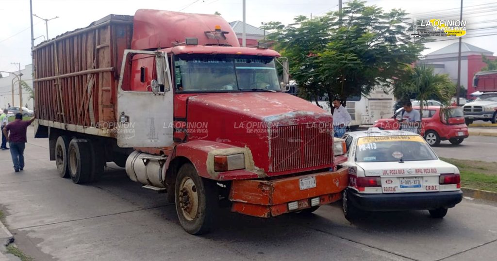 Taxista arrastrado por pesada unidad
