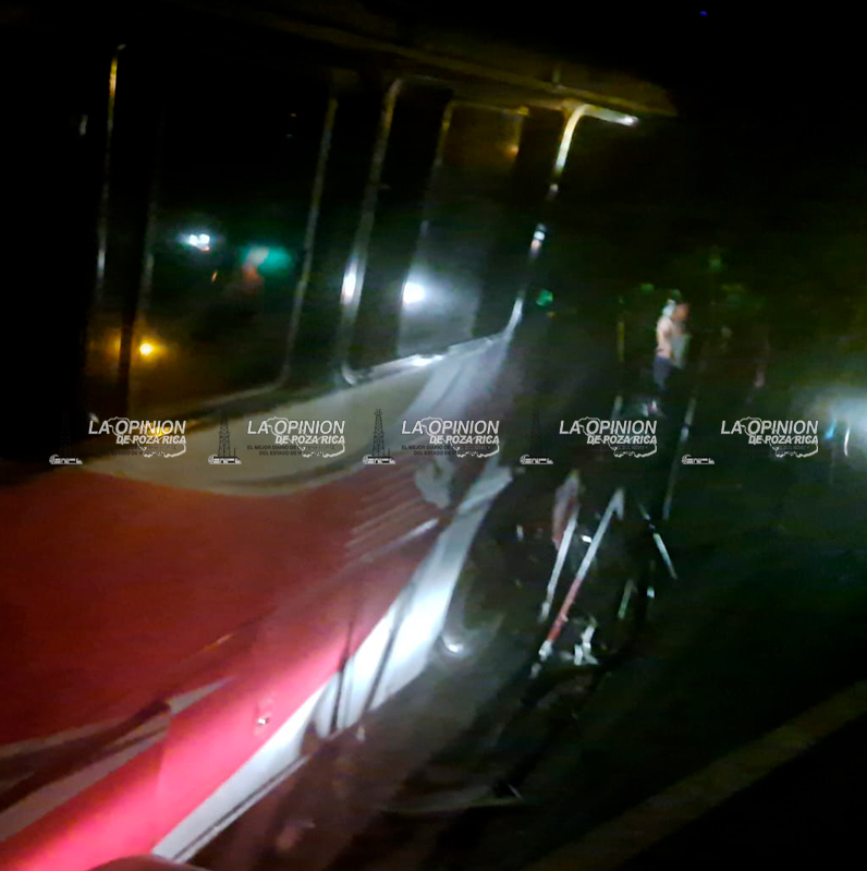 Aparatoso accidente de autobuses de pasaje en carretera de Alvarado