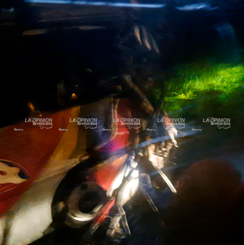 Aparatoso accidente de autobuses de pasaje en carretera de Alvarado