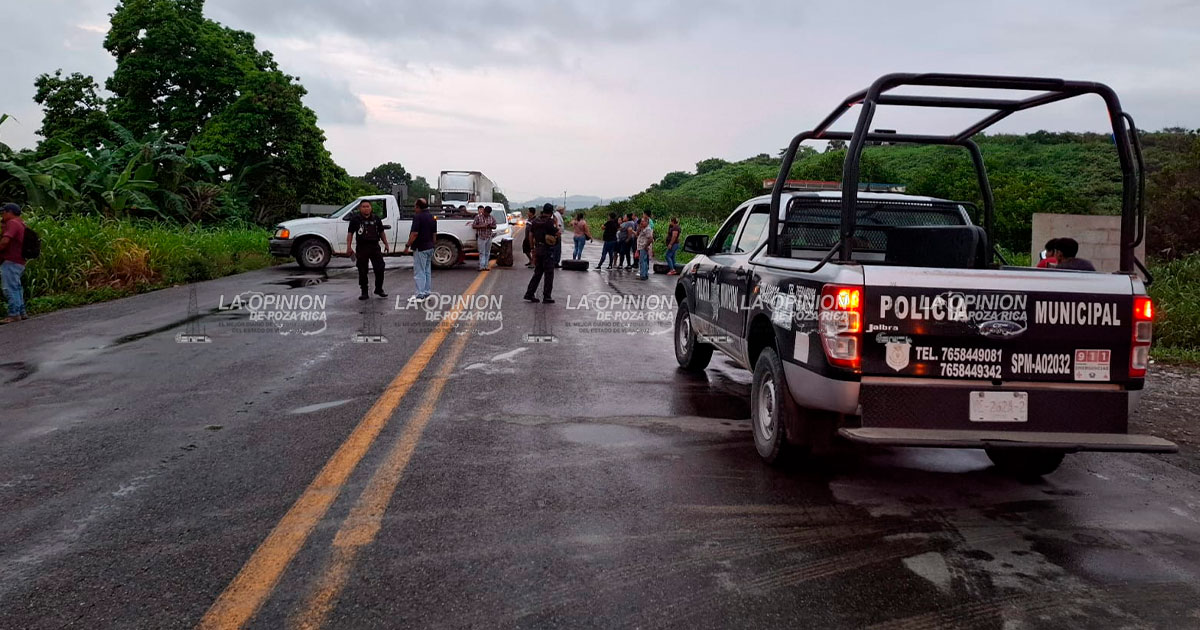 Bloquean Carretera Álamo-Tihuatlán