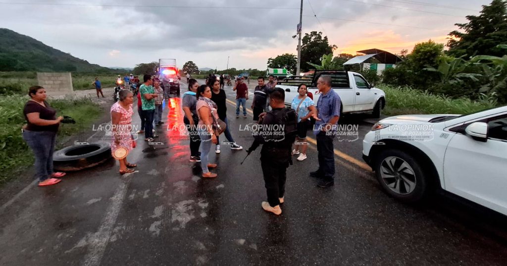 Bloquean Carretera Álamo-Tihuatlán