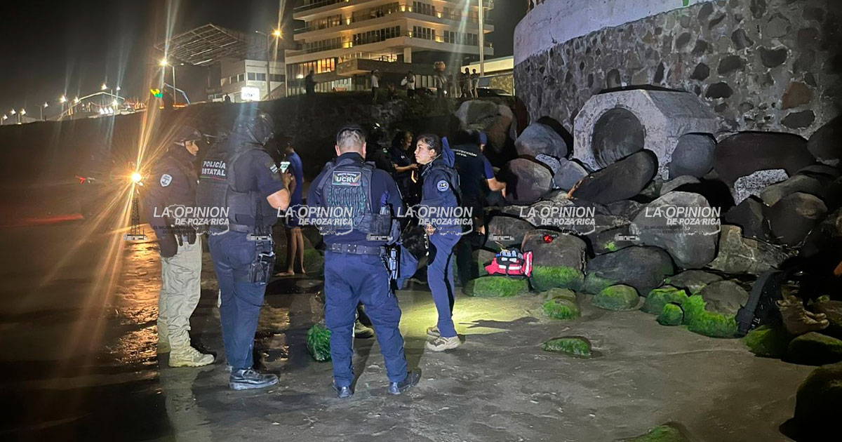 Óscar de 16 años es rescatado de ahogarse