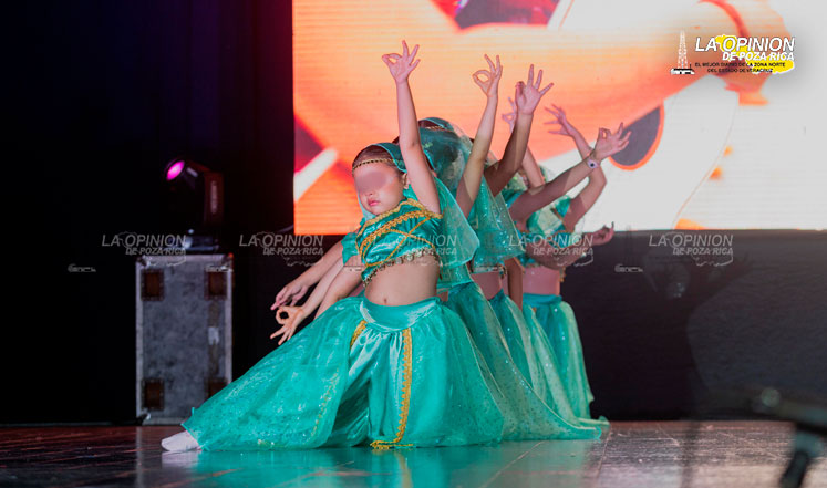 Emotiva clausura de cursos de Casa de Cultura