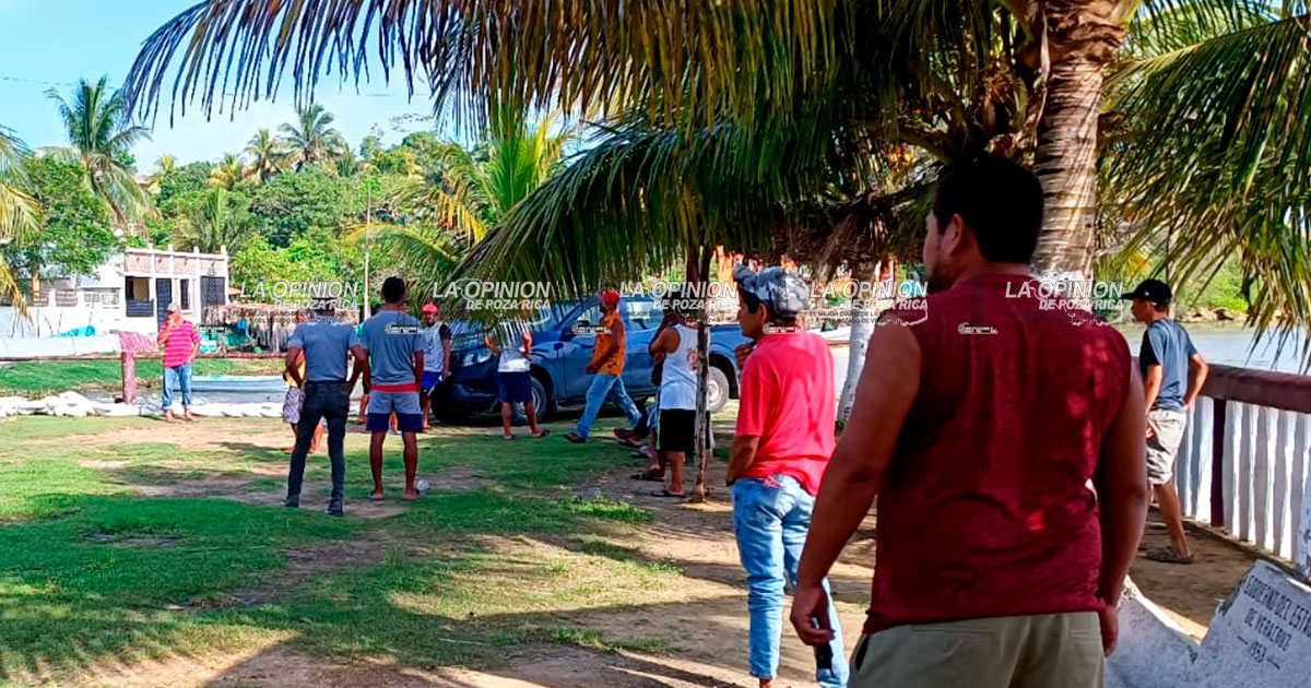 Pobladores toman camioneta de Compañía