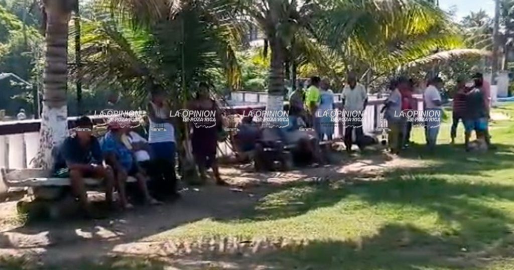 Pobladores toman camioneta de Compañía