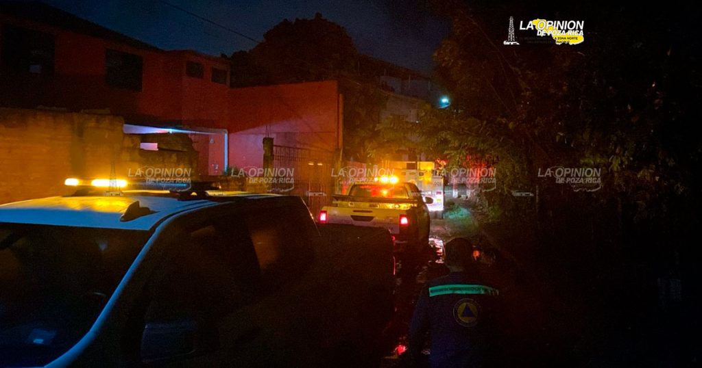 Evacúan familias de La Quebradora