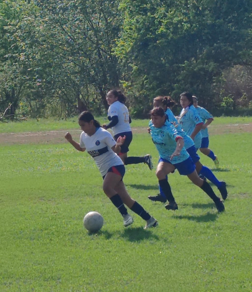 ¡Chicas Rebel supera ligeramente a las Galácticas!