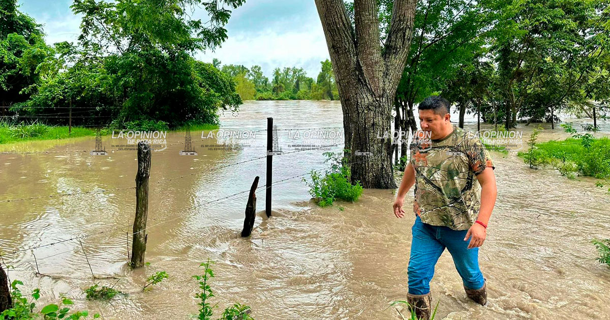 Incomunicadas varias comunidades de Francisco Zeta Mena por crecida del río Pantepec