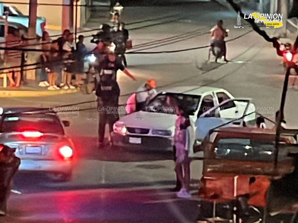 Un lesionado en choque de moto contra Tsuru