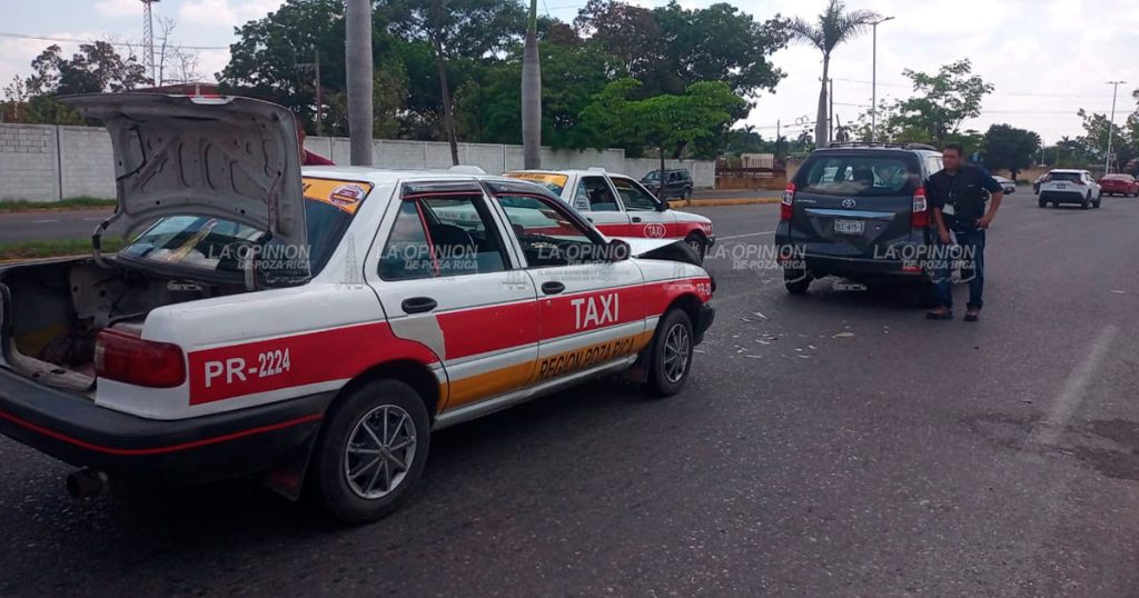 Accidente por alcance en bulevar Central Poniente