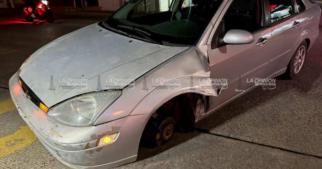 Se le sale la llanta a un Ford Focus