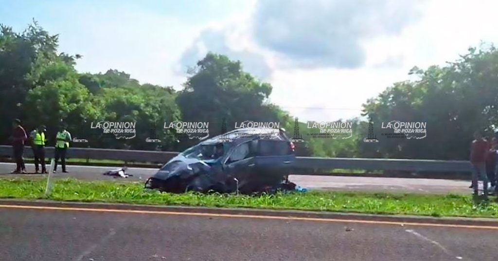Madre e hijo heridos en aparatosa volcadura