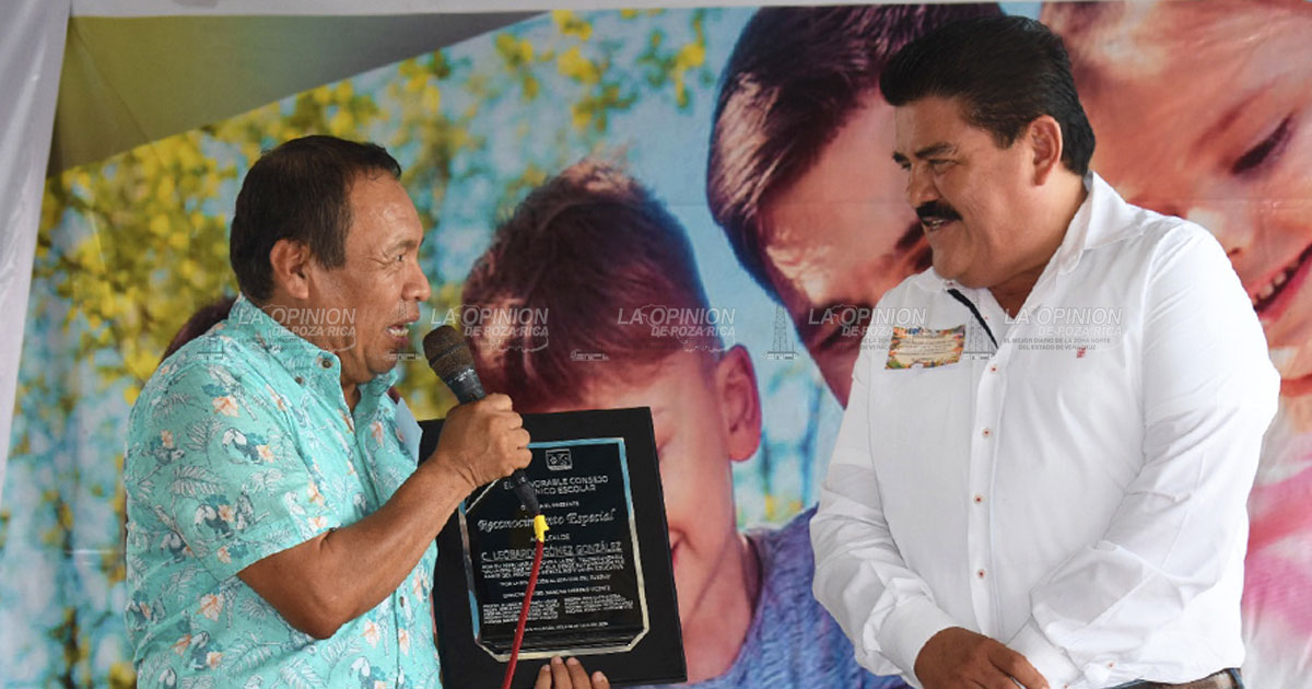 Reconocen respaldo del alcalde a la educación