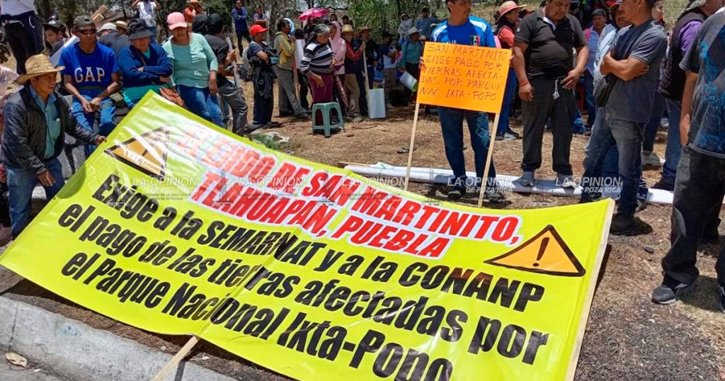 Bloqueo en Autopista México-Puebla por demanda de pagos de tierras