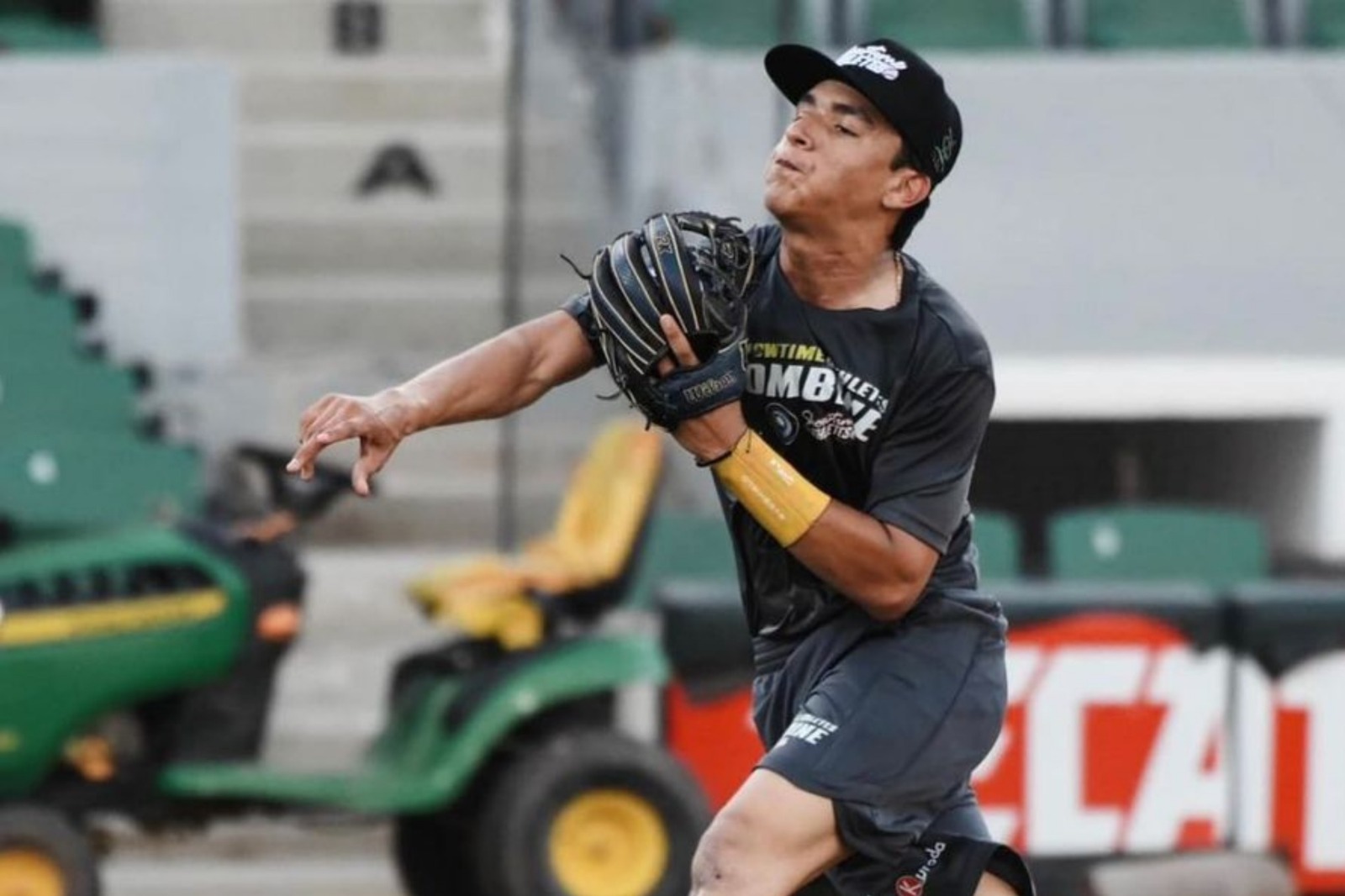 Ezequiel de 14 años cumple su sueño de jugar en los Dodgers