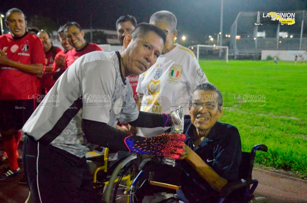 Cuauhtémoc Mac amigos de Chava, Campeón de Leyendas de Barrios 45/50
