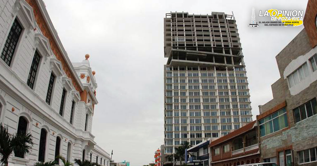 Arremeten contra exfuncionarios del puerto de Veracruz