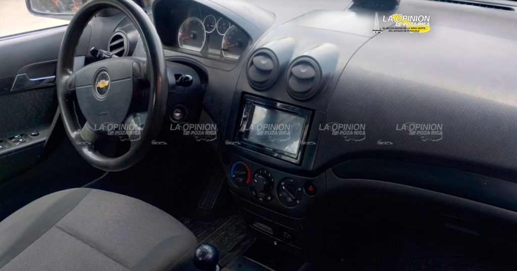 Aseguran vehículo abandonado