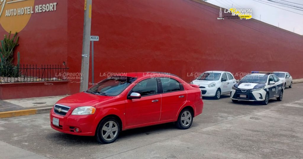 Aseguran vehículo abandonado
